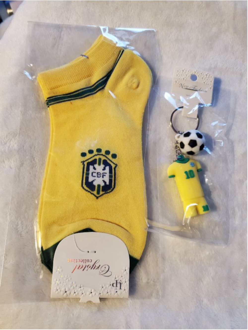 Rep Your Fifi team! Brazil Soccer ankle Socks & Keychain bundle women size 7-9